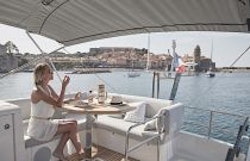 specatcular views on the prestige yachts 420