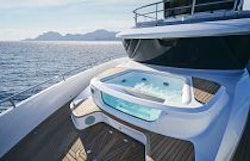 foredeck jacuzzi
