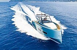 pointed bow of pardo yachts 43