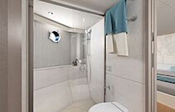 guest bathroom shower - navetta 58