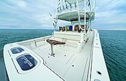 cockpit transom livewell on cockpit - v55