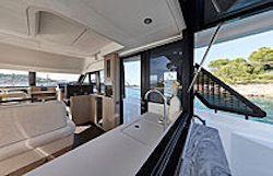 galley window and bar - prestige f4-3