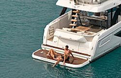 Prestige Yachts F4.3