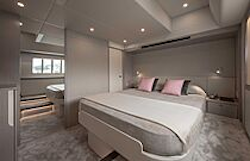 mater bedroom in absolute navetta 50