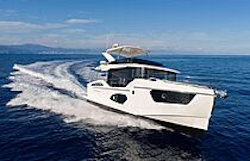 absolute navetta 50 cruising in the ocean