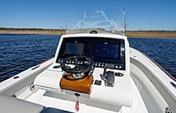 helm station on valhalla v28 with no hardtop