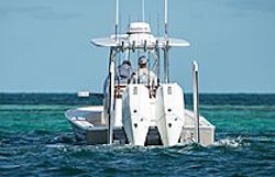 twin mercury engines on v28 bay boat