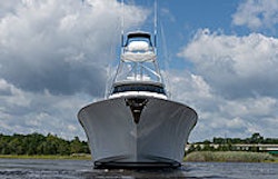 bow and windlass on viking 82 enclosed